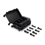 DJI BS100 Akkuladestation der Matrice 400 geöffnet mit drei TB100-Ladeplätzen und acht Netzkabeln