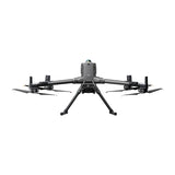 DJI Matrice 400 von vorn mit ausgeklappten Armen und Landegestell