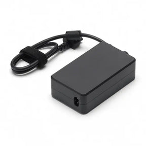 DJI Mavic 240W Netzteil mit Netzanschluss und aufgewickeltem Mini-SDC-Kabel