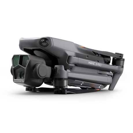 DJI Mavic 3 Pro Ersatzdrohne zusammengeklappt von schräg vorn