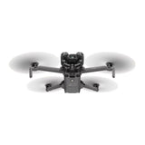 DJI Mini 5 Pro im Flug von vorne