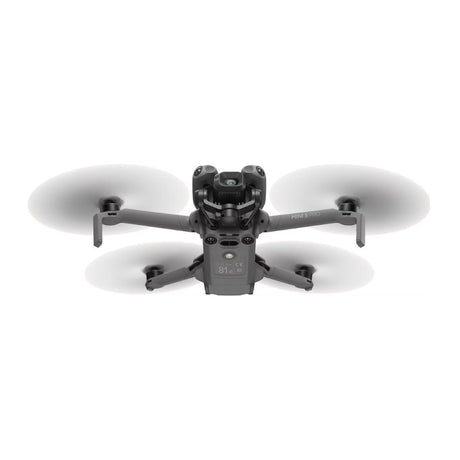 DJI Mini 5 Pro im Flug von vorne