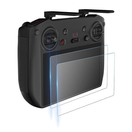 Zwei STARTRC Schutzgläser vor dem Display der DJI RC Pro