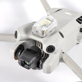 STARTRC Strobe-Blinklicht oben auf einer DJI Mini befestigt